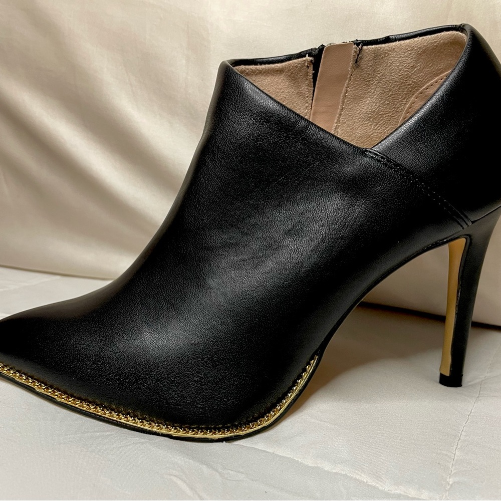 BCBG Ankle Bootie w/ heel